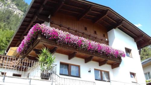 Hoarberg Apartment | Oceanfront Getaway at Ferienwohnung Zuppinger - 9/10 Rated