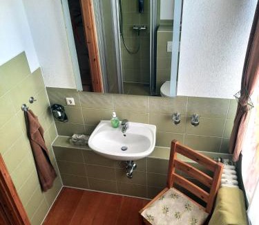 Lutzen Apartment | Guest Rated 10/10: Ferienwohnung zur alten Post Retreat
