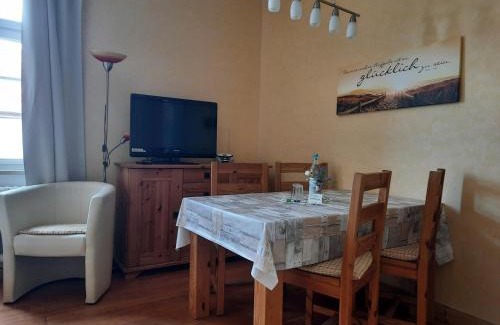 Lutzen Apartment | Guest Rated 10/10: Ferienwohnung zur alten Post Retreat