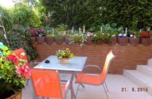 Lubstorf Apartment | Cozy Ferienwohnung Zwergenstuebchen for Budget Travelers