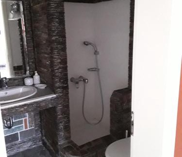 Dasamari House | Pet-Friendly Retreat Near Athens, Beach & Airport