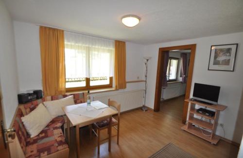Sautens Apartment | Pet-Friendly Ferienwohnungen Ötztal with Hot Tub & Kitchen