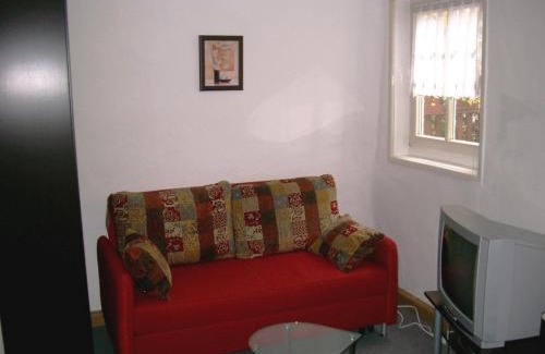 Eisenach Apartment | Pet-Friendly Ferienwohnungen "Altes Bachhaus" Awaits You