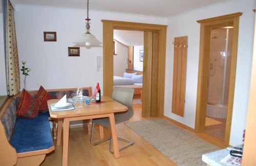 Vorderlanersbach Apartment | Discover Ferienwohnungen Andreas Hofer: Family-Friendly Retreat