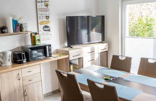 Hueckelhoven Apartment | Cozy Apartments with Ocean View - Ferienwohnungen Anke Plöger
