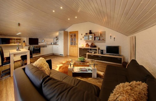 Mauth Apartment | Family-Friendly Ferienwohnungen Auenweg with Hot Tub Access