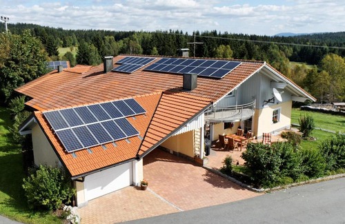 Mauth Apartment | Family-Friendly Ferienwohnungen Auenweg with Hot Tub Access