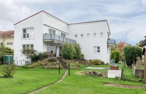 Petershausen-Ost Apartment | Family-Friendly Ferienwohnungen Böhme with Top Guest Ratings