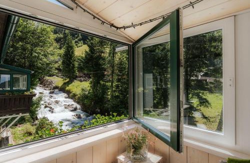 Bad Gastein Apartment | Cozy Ferienwohnungen Badbruckerweg - Pet Friendly Retreat