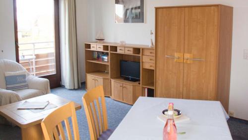 Neue Tiefe Apartment | Family-Friendly Ferienwohnungen Neue Tiefe with Pet Amenities