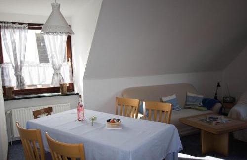 Neue Tiefe Apartment | Family-Friendly Ferienwohnungen Neue Tiefe with Pet Amenities
