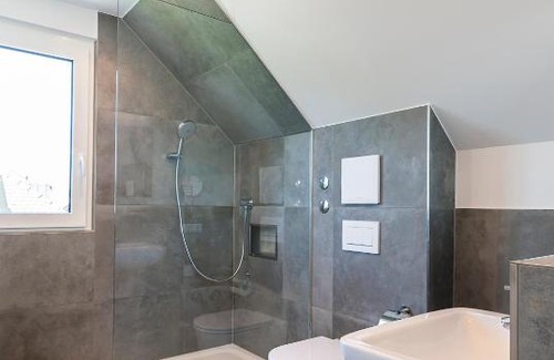Hagnau Apartment | Relaxing Ocean View Retreat at Ferienwohnungen Der Loewen