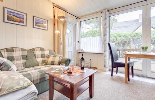 Neuhaus Apartment | Seaside Getaway: Ferienwohnungen Dierhagen at the Beach
