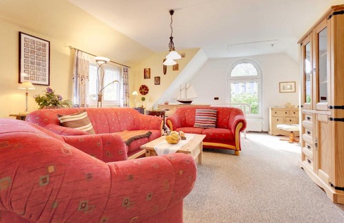 Neuhaus Apartment | Seaside Getaway: Ferienwohnungen Dierhagen at the Beach