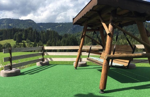 Oberstdorf Hotel | Family-Friendly Ferienwohnungen Gästehaus Schraudolf: Rated 9/10