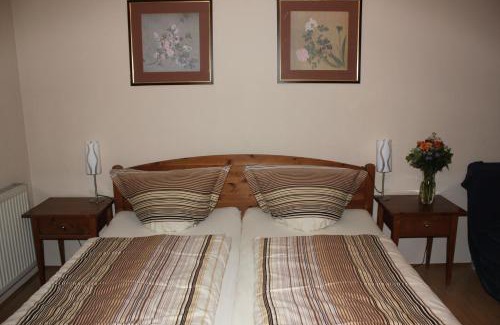 City Centre Regensburg Apartment | Inviting Ferienwohnungen Goldbach: Ideal for Families