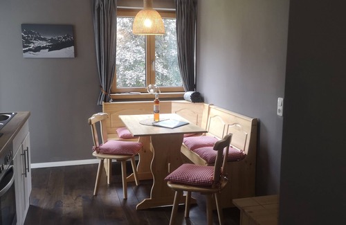 Bichlbach Apartment | Discover Ferienwohnungen Haus Almrausch with Ocean Views