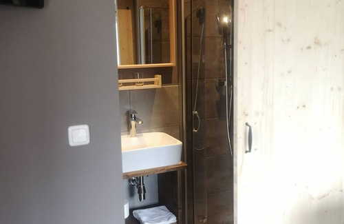 Bichlbach Apartment | Discover Ferienwohnungen Haus Almrausch with Ocean Views
