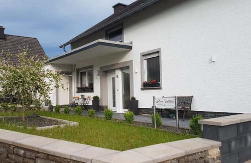 Valwig Apartment | Unforgettable Family Retreat at Ferienwohnung Haus Talblick