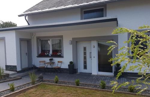 Valwig Apartment | Unforgettable Family Retreat at Ferienwohnung Haus Talblick