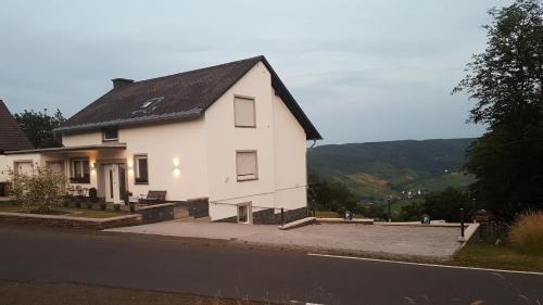 Valwig Apartment | Unforgettable Family Retreat at Ferienwohnung Haus Talblick