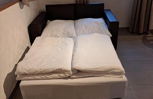 Huefingen Apartment | Top-Rated Ferienwohnung Heuboden: Family-Friendly Retreat