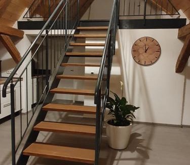 Huefingen Apartment | Top-Rated Ferienwohnung Heuboden: Family-Friendly Retreat