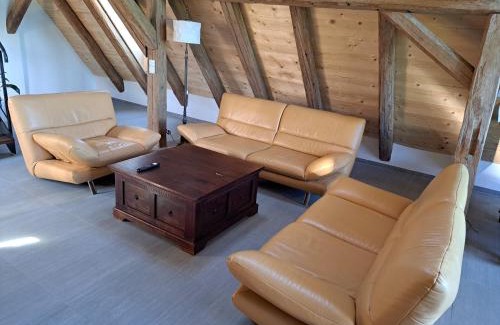 Huefingen Apartment | Top-Rated Ferienwohnung Heuboden: Family-Friendly Retreat
