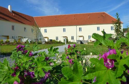 Gars am Kamp Apartment | Cozy Ferienwohnungen im Kloster: Child-Friendly Retreat