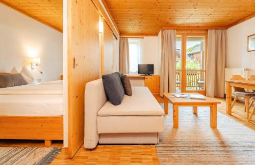 Techendorf Apartment | Oceanfront Retreat at Ferienwohnungen Knaller-Möd