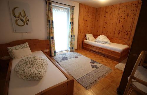 Hainzenberg Apartment | Cozy Ferienwohnungen Margret with Oceanfront Views