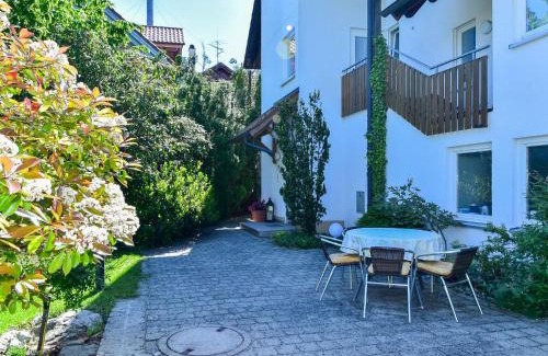 Hochbuch Apartment | Family-Friendly Ferienwohnungen Meyer with Great Reviews