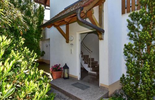 Hochbuch Apartment | Family-Friendly Ferienwohnungen Meyer with Great Reviews