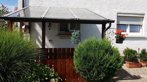 Langenargen Apartment | Cozy Pet-Friendly Retreat at Ferienwohnungen Michael u Christine