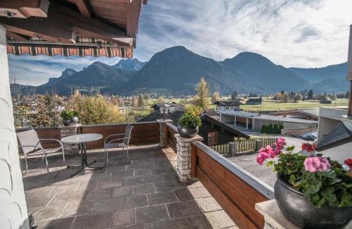 Lofer Apartment | Explore Ferienwohnungen Wartbichler: 4-Star Family Retreat