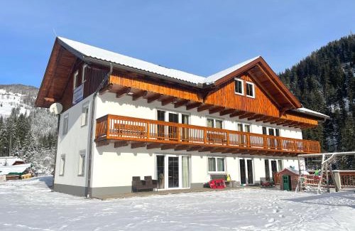 Reichenau Apartment | Child-Friendly Ferienwohnungen zum Klammlhof - Guest Rated 9.6