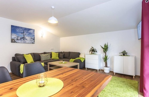 Lofer Other | Family-Friendly Ferienwohnung Franziska with Kitchen Amenities