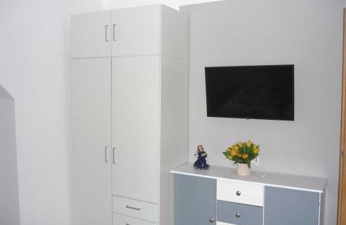 Wanderup Apartment | Oceanfront Escape at Ferienwohnung Hanl - Rated 9.3/10