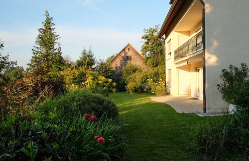 Oberreitnau Apartment | Bright Ferienwohnung Rosa with Spacious Terrace for 5 Guests