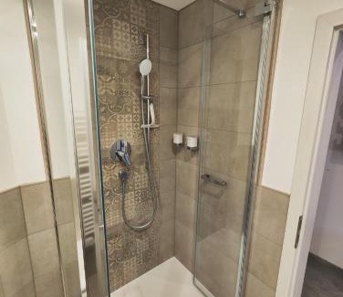 Kirschroth Apartment | Pet-Friendly Ferienzimmer Geyersberg with Breakfast & Top Rating