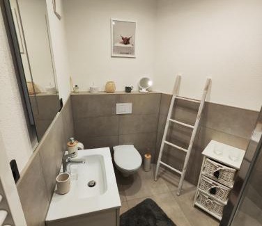Kirschroth Apartment | Pet-Friendly Ferienzimmer Geyersberg with Breakfast & Top Rating