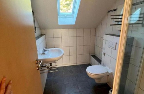 Hollnich Apartment | Comfortable Ferienzimmer: Ideal for Handwerkers & Families