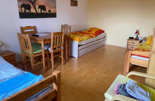 Wilhelmsdorf House | Cozy Ferienzimmer Oelhaf: Self Check-In with Hot Tub