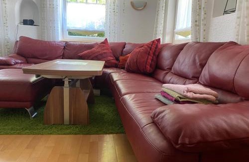 Wilhelmsdorf House | Ferienzimmer Oelhaf Zimmer mit Couch Self Check-In mit Key-Tresore