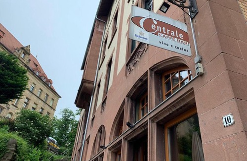 Tuebingen House | Cozy Ferienzimmer Tübingen: Child-Friendly Oasis with Dining