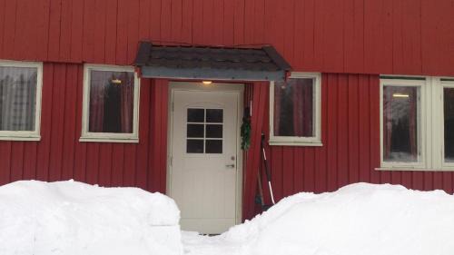 Tørberget Apartment | Pet-Friendly Retreat in Tørberget for the Whole Family