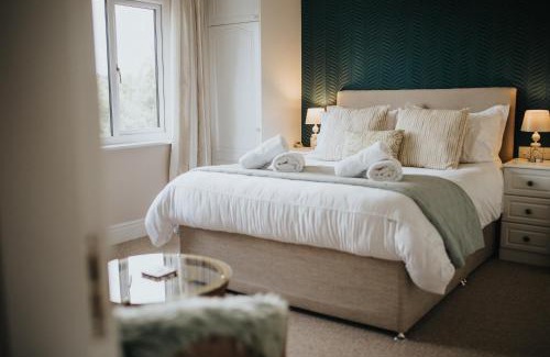 Penrhyndeudraeth Bed & Breakfast | Exceptional Ferlas Bed and Breakfast with Hot Tub & Breakfast
