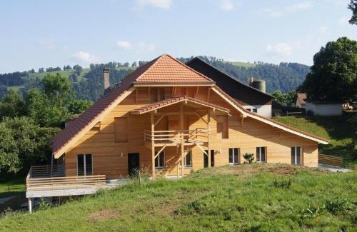 Clos du Doubs Apartment | Discover Family-Friendly Ferienhaus "Ferme d'Alma" Retreat