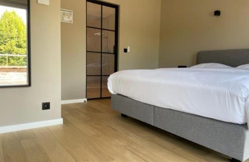 Celles Hotel | Relax at Ferme d'Ecavéé - 4-Star Oceanfront Retreat