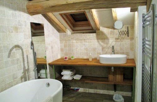 Landes-le-Gaulois Bed & Breakfast | Discover Ferme de Bellevue: Guest Rated 9.1 & Pet Friendly